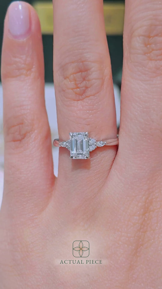 LUCCE ALESSA™ Emerald 1.06ct Lab Diamond D VVS2 IGI 18K White Gold