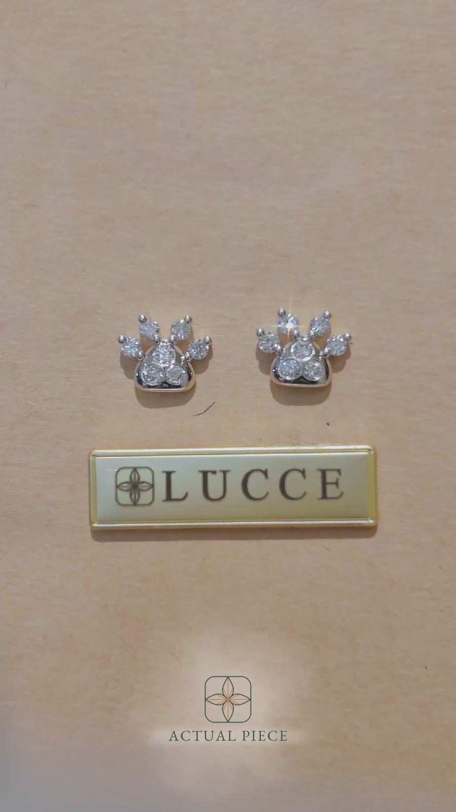 Load and play video in Gallery viewer, LUCCE ZAMPA™ Earrings 0.39ctw Lab Diamond 18K White Gold
