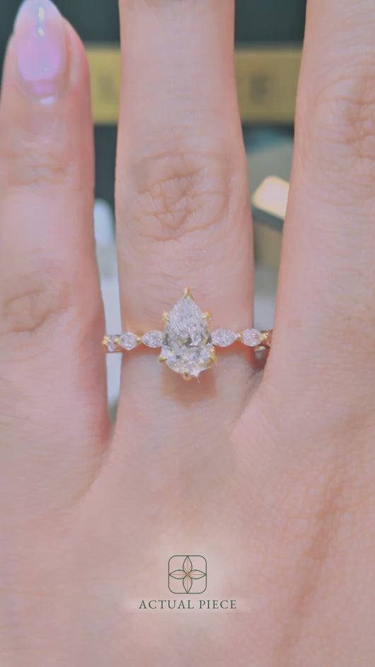 LUCCE MARCHESA™ Pear Natural Diamond 1.01ct H VS1 GIA 18K Yellow Gold