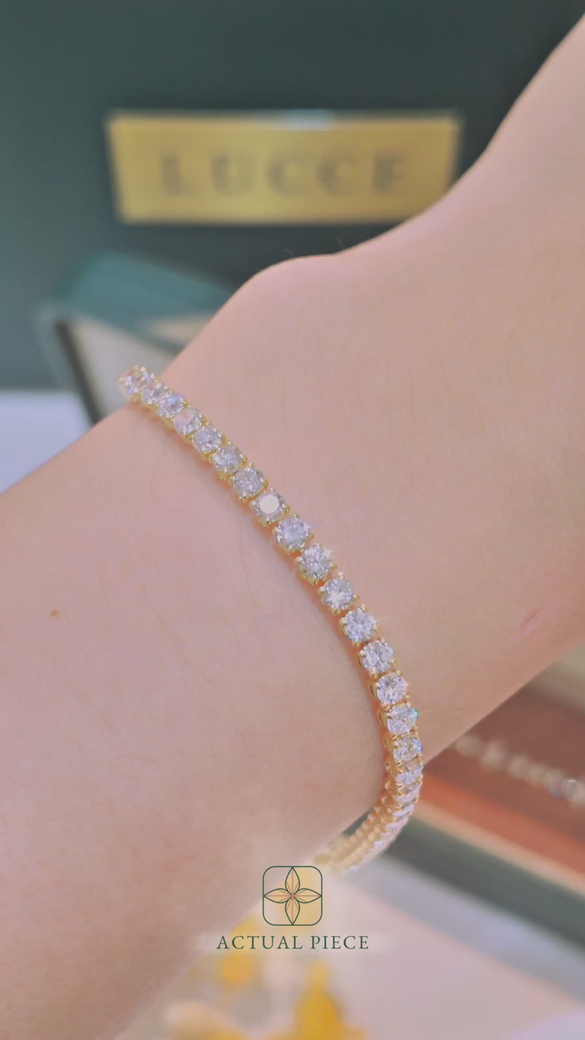 Load and play video in Gallery viewer, LUCCE KAELA™  Tennis Bracelet Diamond
