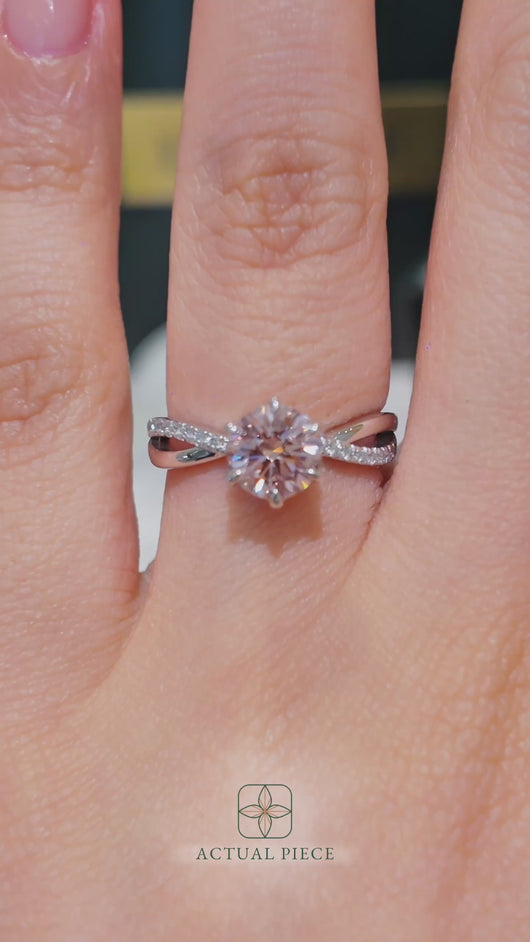 Lucce Fiore Sei Pink Diamond with Infinity Pave Band and Petal Prongs in Platinum
Manila, Philippines