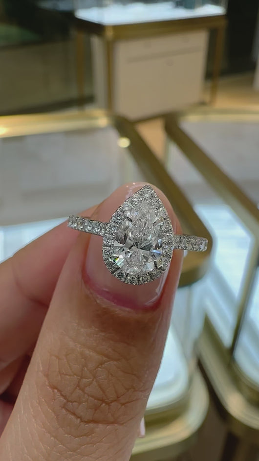 LUCCE MONTEVALLE™ Pear Diamond