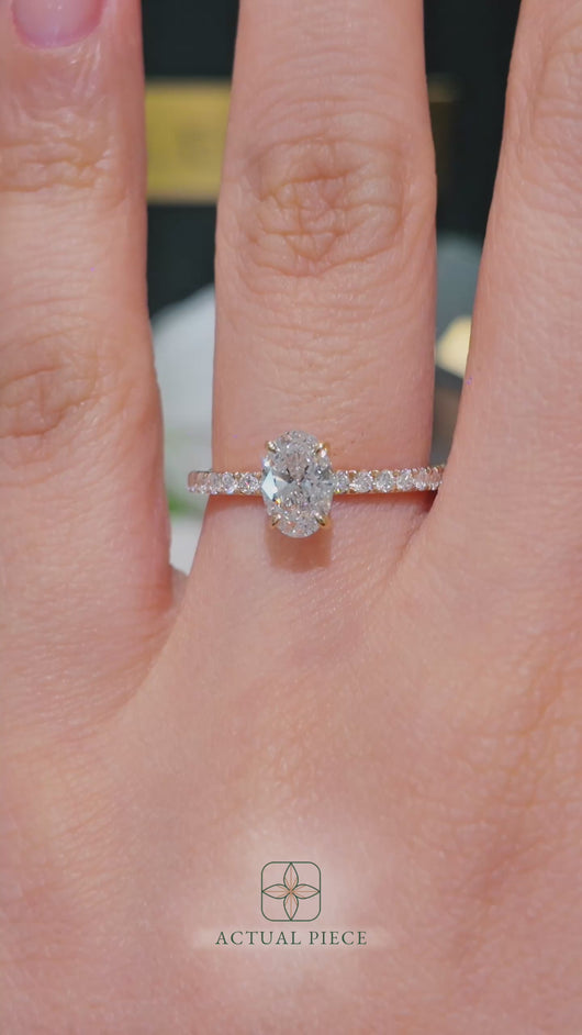 LUCCE LUCIA™ Pavé Oval Diamond