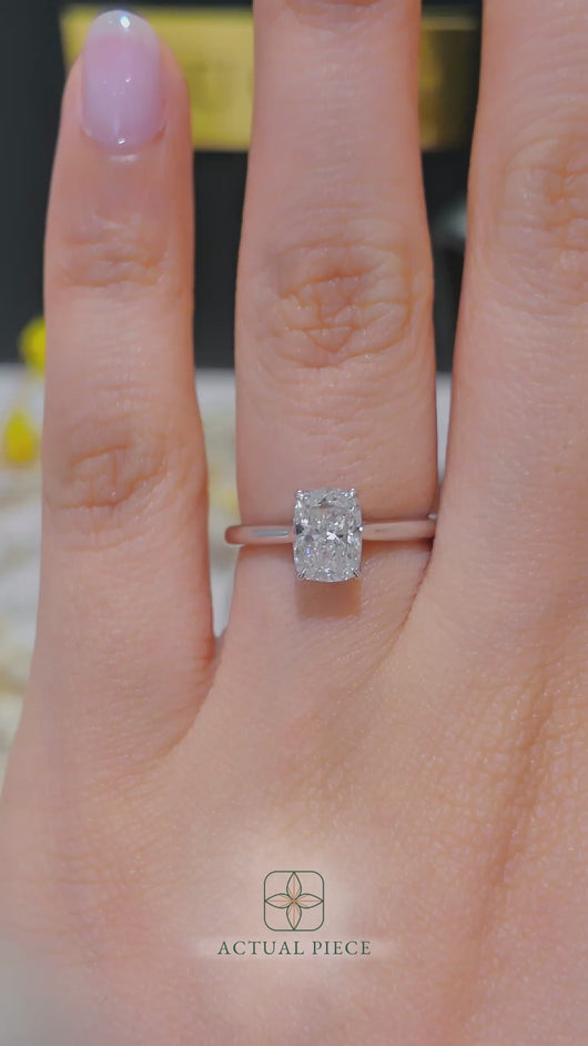 LUCCE AZALEA™ Cushion Lab Diamond 1.03ct D VVS2 IGI 14K White Gold