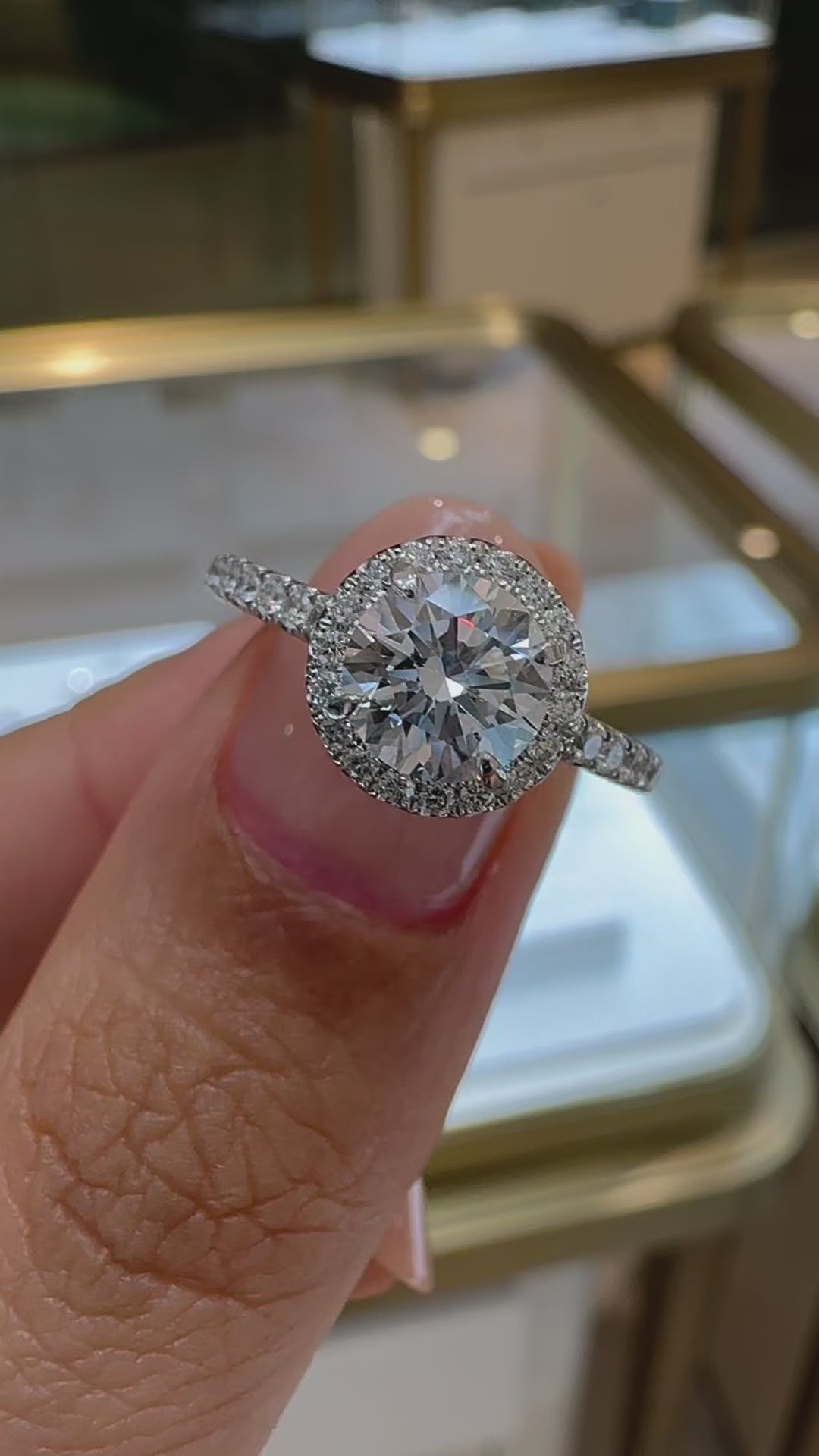Load and play video in Gallery viewer, LUCCE MONTEVALLE™ Round Diamond
