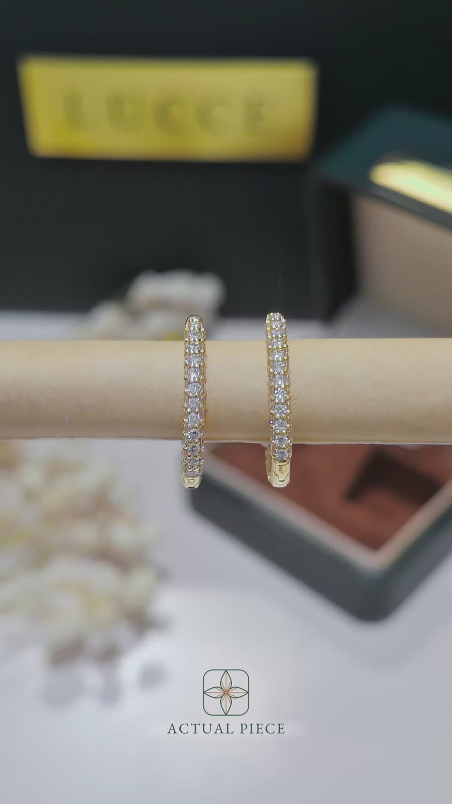 Load and play video in Gallery viewer, LUCCE MONTEVALLE™ Luxe Hoop Earrings Diamond
