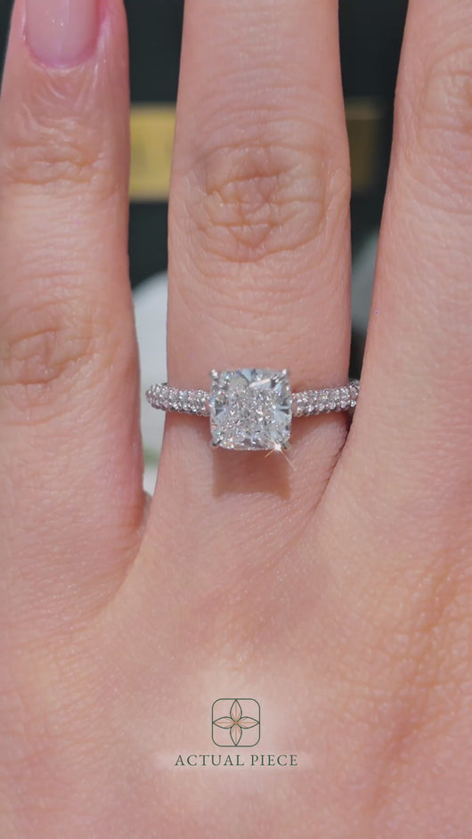LUCCE AZALEA™ Luxe Cushion Diamond