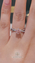 Load and play video in Gallery viewer, Lucce Fiore Sei Round Rosé Pink Lab Diamond 1.08ct Fancy Intense Pink VS1 Id IGI Platinum
