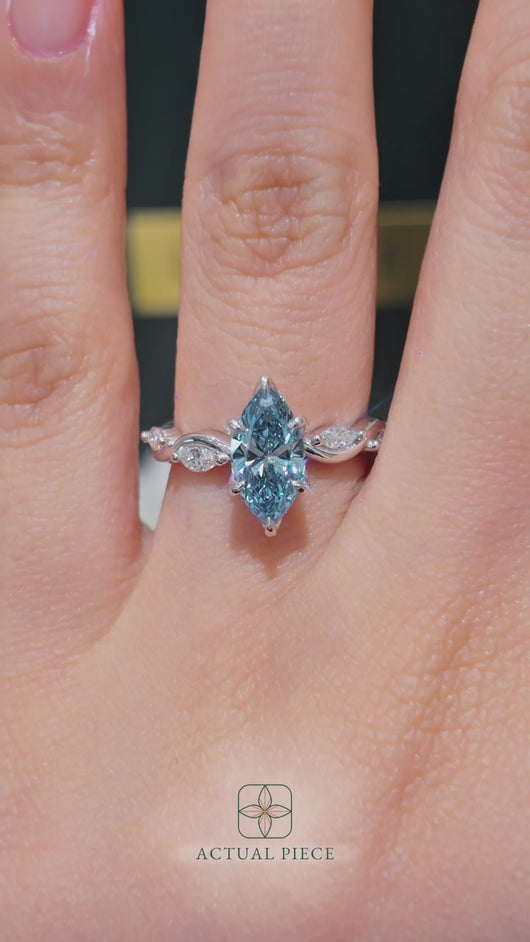 LUCCE CONSTANCE™ Petal Marquise Ocean Blue Diamond