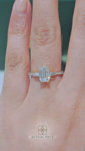 Load and play video in Gallery viewer, LUCCE SOPHIA™ Pavé Emerald Lab Diamond 1.03ct D VVS2 14K Yellow Gold
