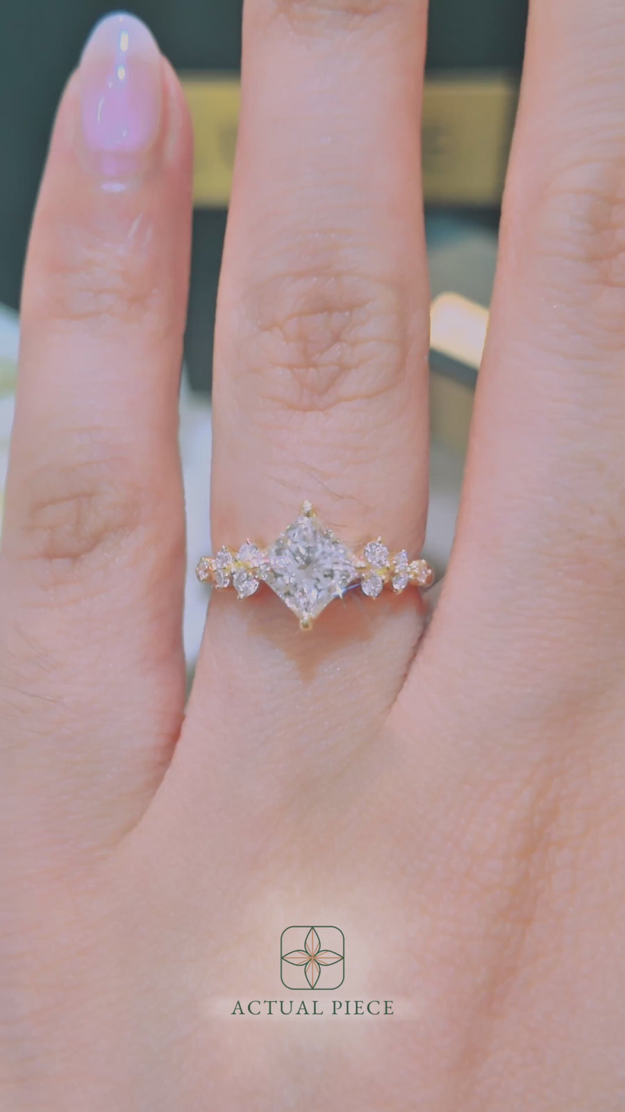 Load and play video in Gallery viewer, LUCCE Cluster Princess Diamond Engagement Ring with Petal Prongs in Gold or Platinum
