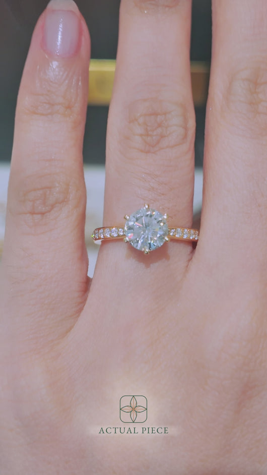 LUCCE ANGELA™ Pavé Round Gemstone