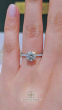 Load and play video in Gallery viewer, LUCCE VERONA™ Pavé 6 Prong Round 1.50ct I VS2 Ex GIA Platinum
