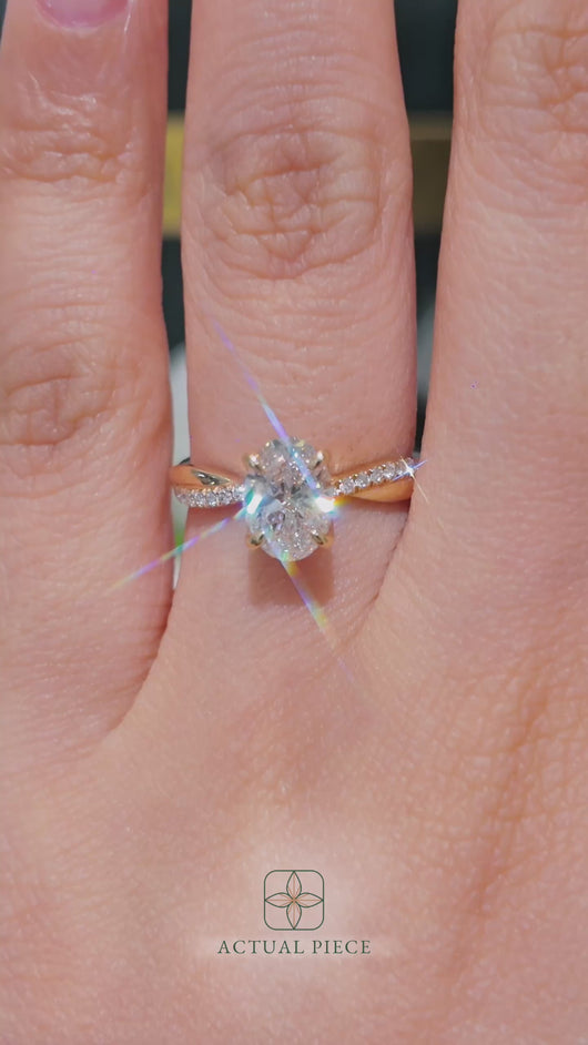 LUCCE FIORE™ Oval Diamond