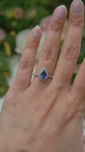 Load and play video in Gallery viewer, LUCCE MONTEVALLE™ Pear AURORA™ Blue Sapphire 1.00ct 14K White Gold
