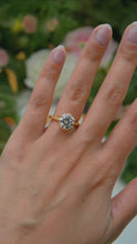 Load and play video in Gallery viewer, LUCCE ECUADORIAN™ Fili Round Lab Diamond 3.00ct E VVS2 Id IGI 18K Yellow Gold
