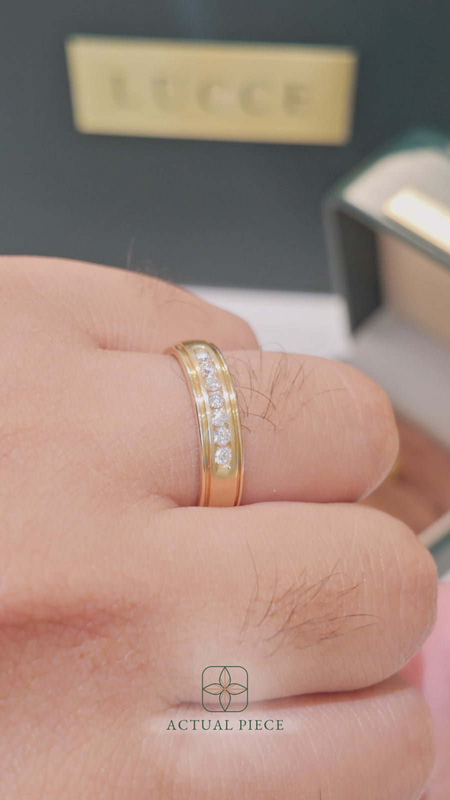 Load and play video in Gallery viewer, LUCCE MICHAEL™ Brushed 5mm 0.21ctw Lab Diamond 14K Yellow Gold
