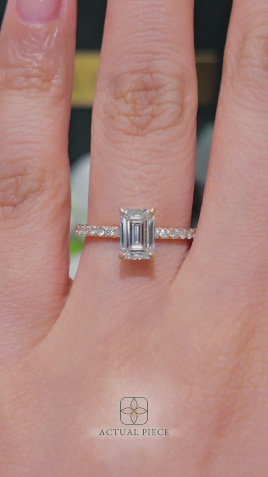 LUCCE LUCIA™ Pavé Emerald Diamond
