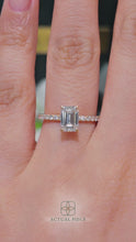 Load and play video in Gallery viewer, Lucce Lucia Pavé Emerald Diamond
