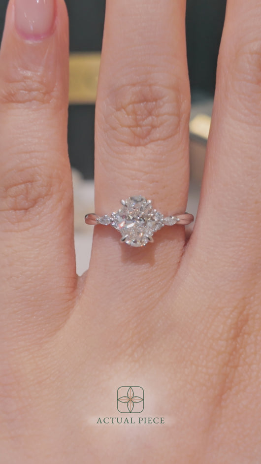 LUCCE ALESSA™ Oval Diamond