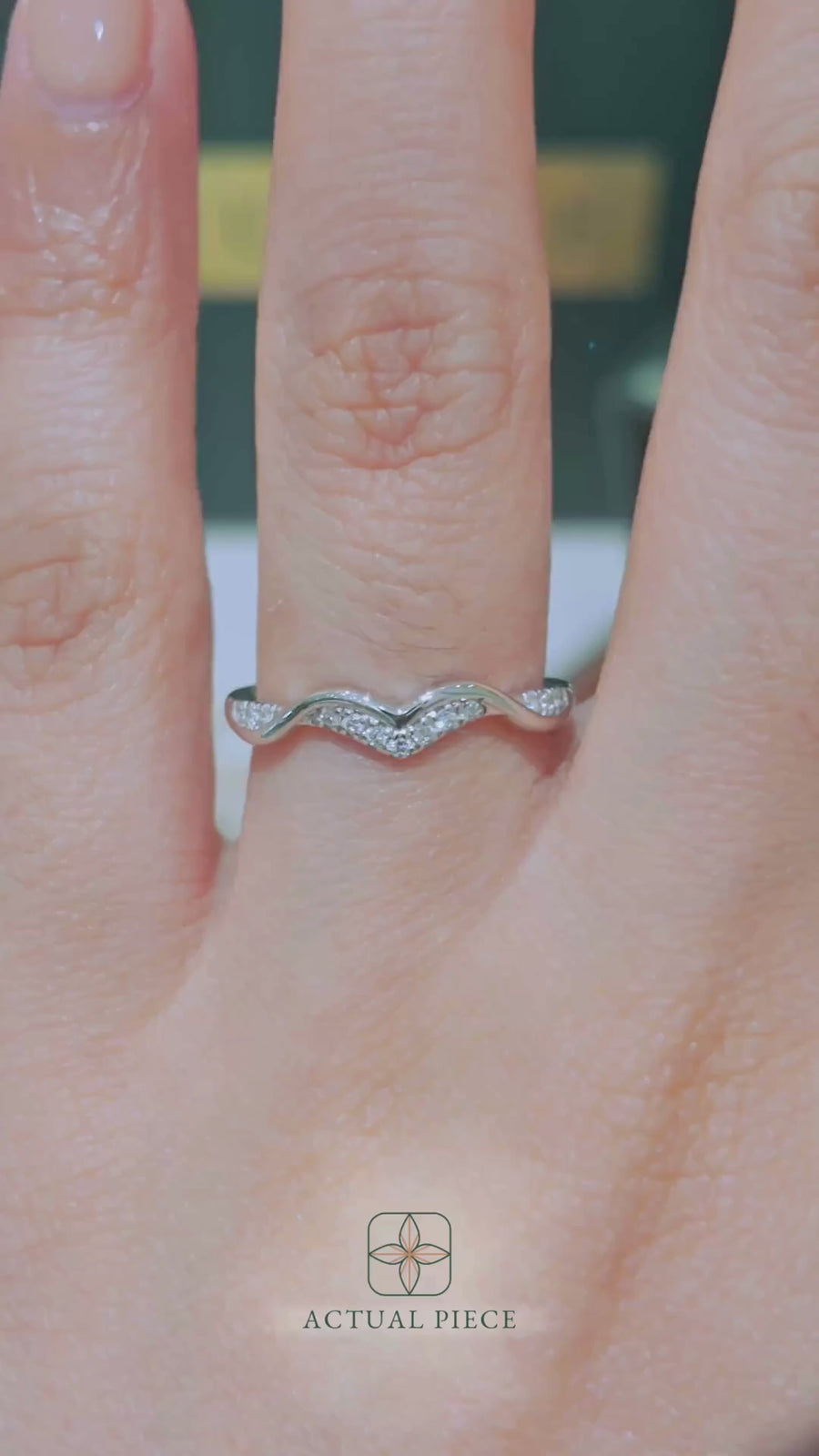 Load and play video in Gallery viewer, LUCCE Contoured Twisting Pave Diamond Wedding Ring in Gold or Platinum 
