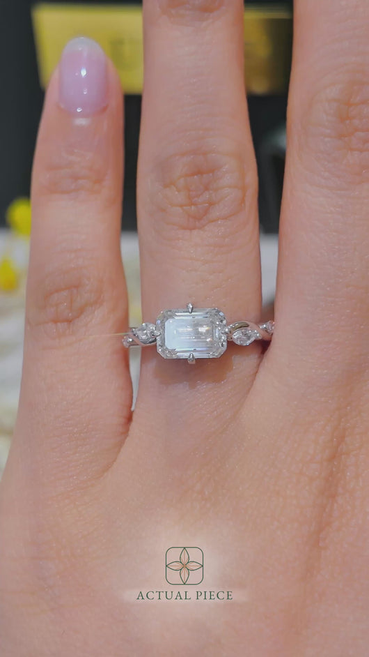 LUCCE CONSTANCE™ Vielle Emerald Lab Diamond 2.02ct E VVS2 Ex IGI Platinum