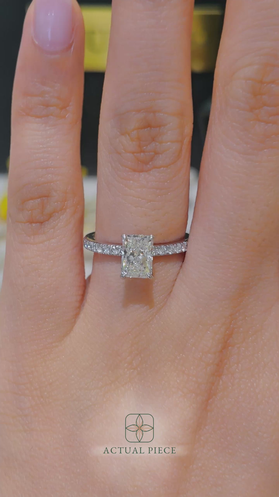 Load and play video in Gallery viewer, LUCCE VERONA™ Pave Radiant Natural Diamond 1.00ct H VS2 GIA 18K White Gold

