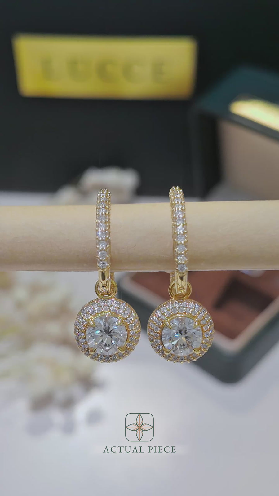 Load and play video in Gallery viewer, LUCCE MONTEVALLE™ Dangling Earrings Diamond
