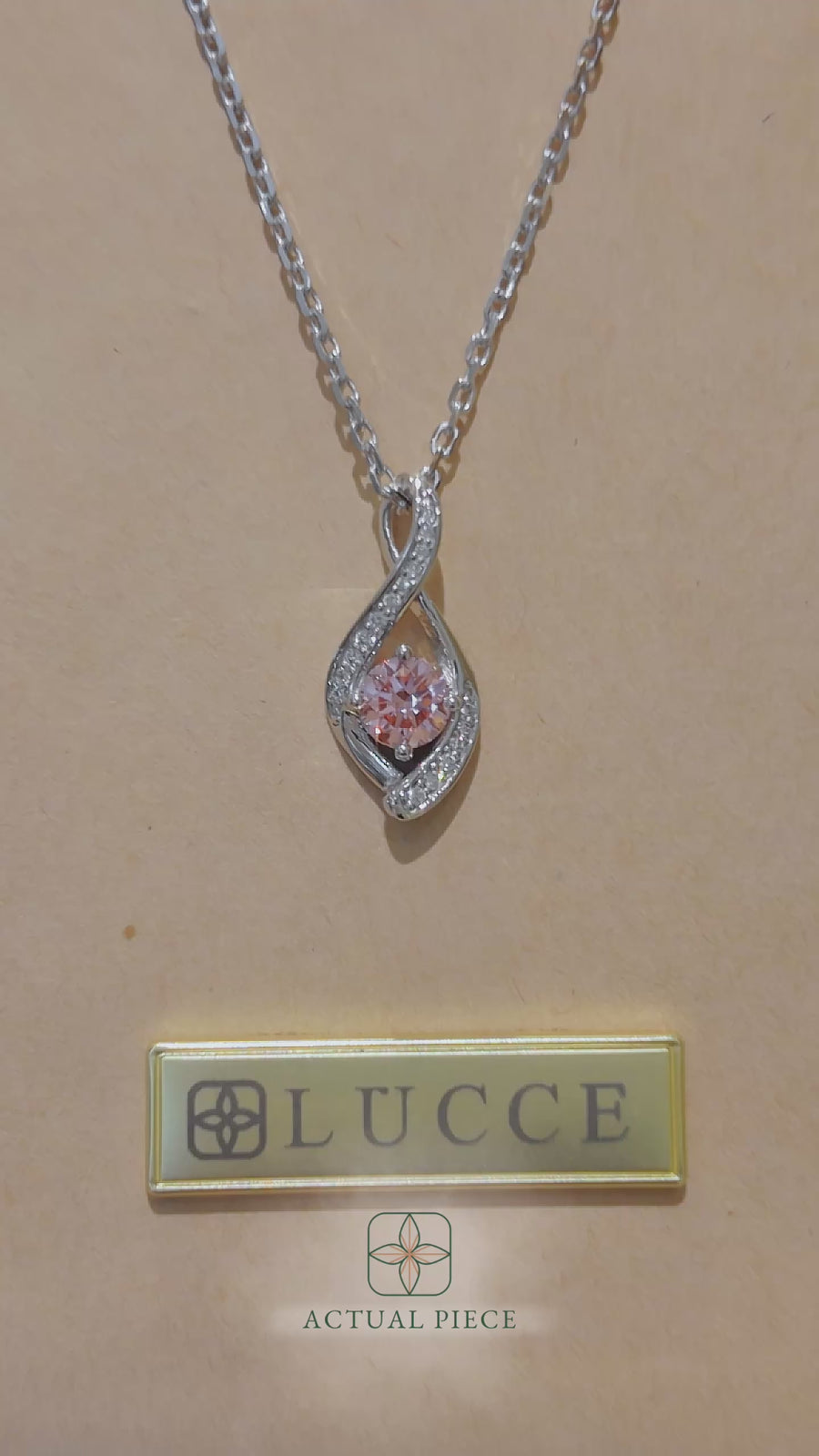 Load and play video in Gallery viewer, LUCCE FIORE™ Infinity Necklace ROSÉ™ Pink Lab Diamond 0.67ct FVP VS1 Id IGI 14K White Gold

