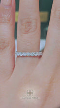 Load and play video in Gallery viewer, LUCCE RIVERA™ Ida 9-Stone Round 0.54ctw Natural Diamond 18K White Gold
