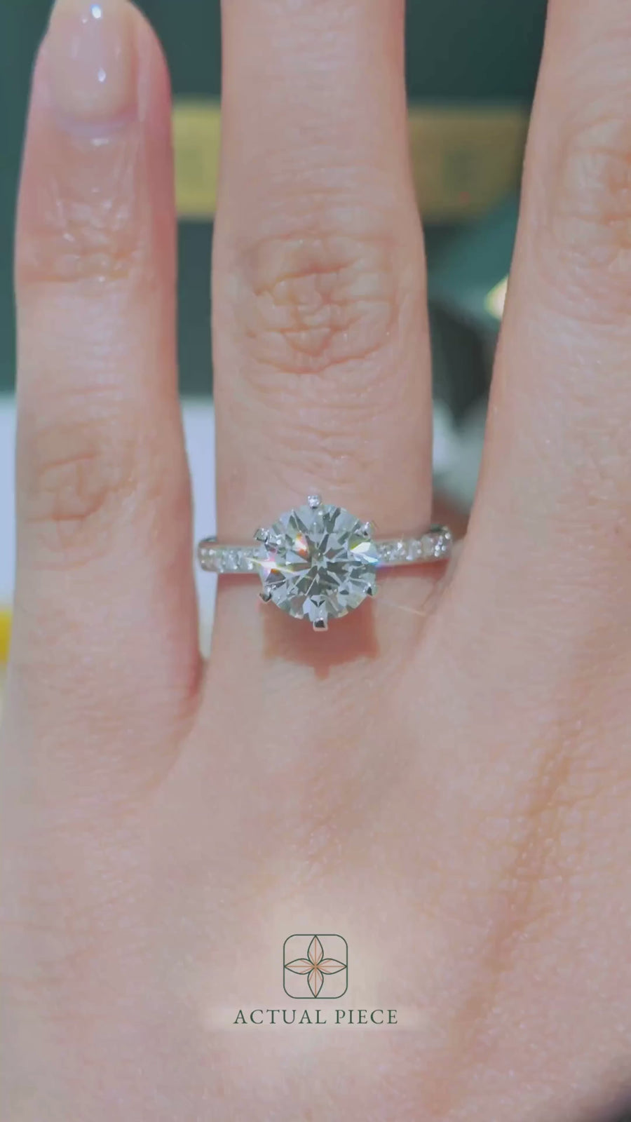 Load and play video in Gallery viewer, LUCCE ANGELA™ Pavé Round Lab Diamond 2.00ct D VS1 Id IGI 18K White Gold
