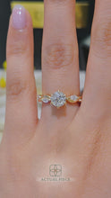 Load and play video in Gallery viewer, Lucce Constance Petal Round 0.80CT Lab Diamond E VVS2 Id IGI 14K Yellow Gold
