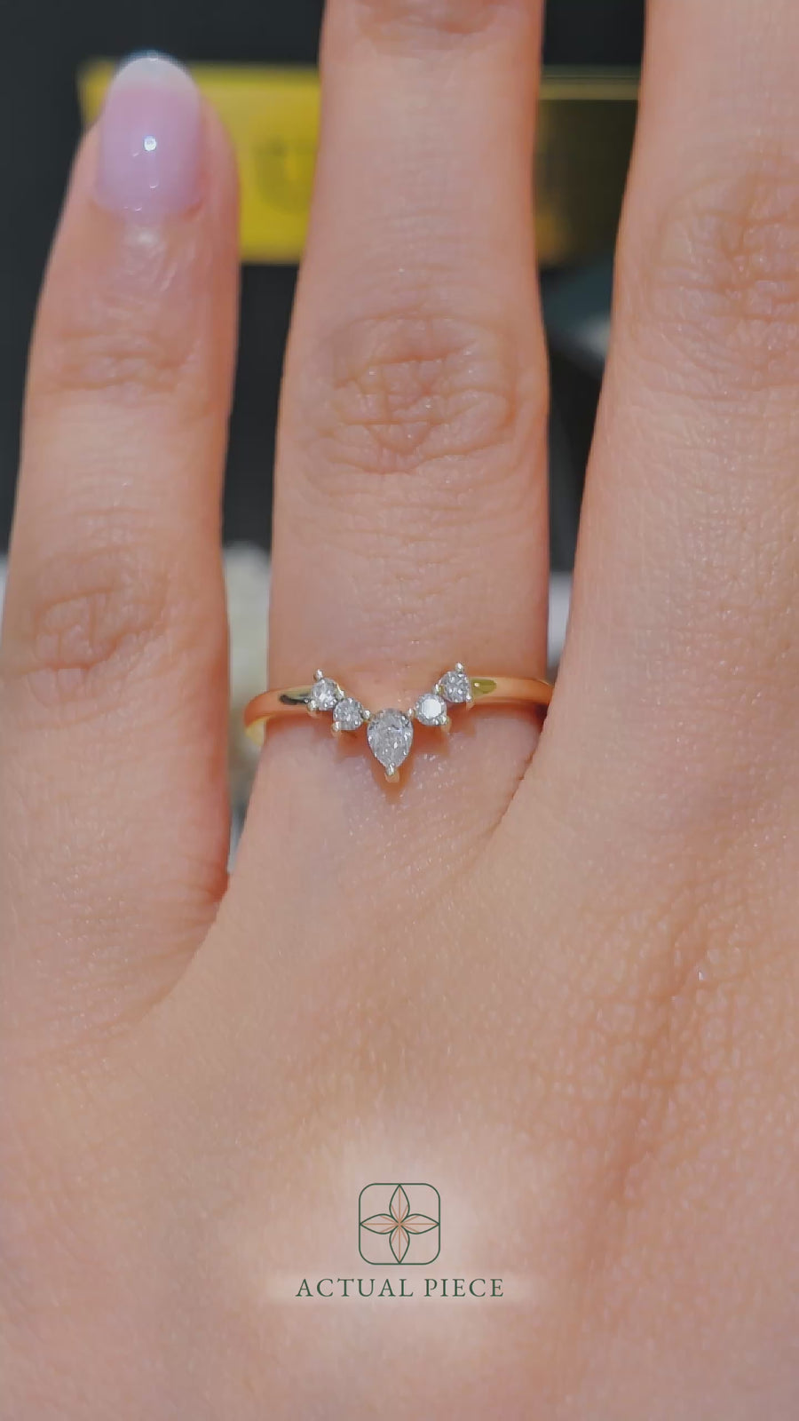 Load and play video in Gallery viewer, LUCCE Contoured with Round and Pear Diamonds in Yellow Gold
