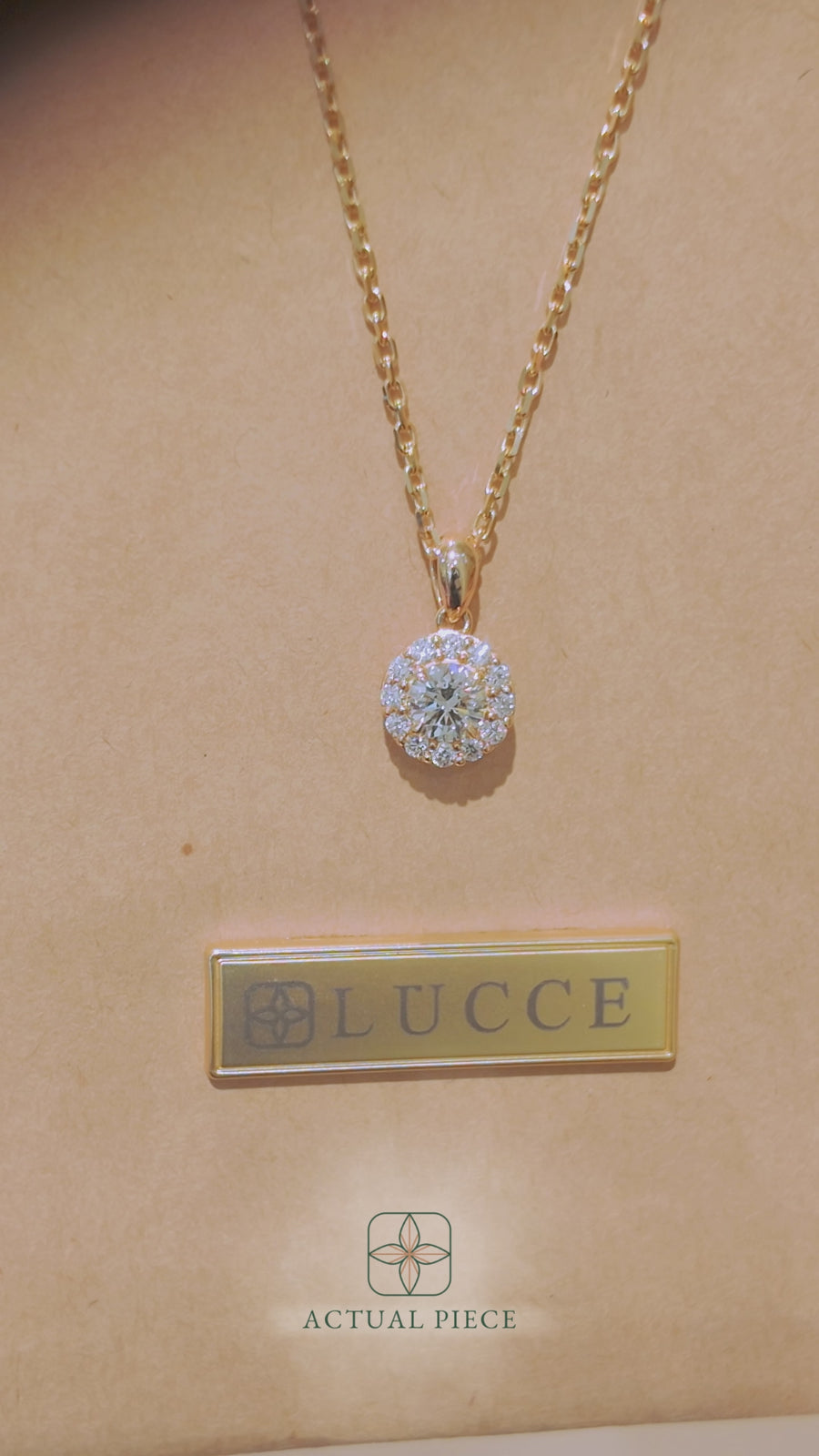Load and play video in Gallery viewer, LUCCE Round cut Diamond necklace with Halo Pendant Necklace in Gold or Platinum
