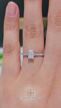 Load and play video in Gallery viewer, Lucce Firenze Pavé Emerald Natural Diamond 0.61ct E VVS2 Ex GIA 18K White Gold

