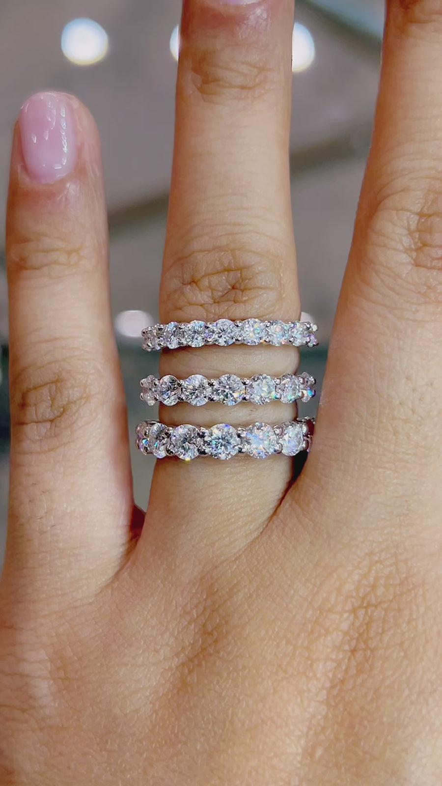 Load and play video in Gallery viewer, LUCCE CIVINI™ 9-Stone Round Diamond
