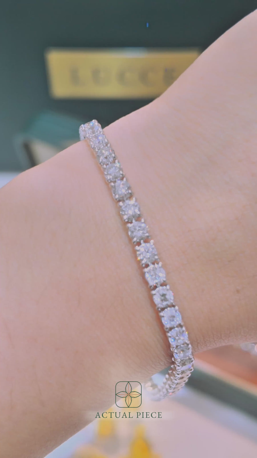 Load and play video in Gallery viewer, LUCCE KAELA™  Tennis Bracelet Diamond
