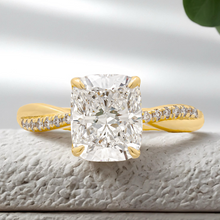 Load image into Gallery viewer, Lucce Fiore Cushion Diamond

