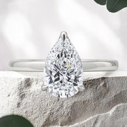 LUCCE CONSTANCE™ Solitaire Pear Lab Diamond 2.03ct E VS1 IGI 14K White Gold and Platinum Prongs