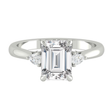 Load image into Gallery viewer, Lucce Sophia Emerald Diamond
